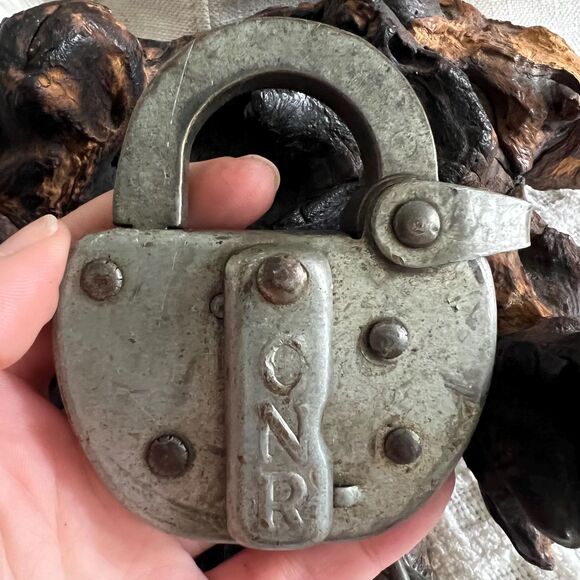 Canadian National Railway CNR RR Steel Lock with Chain - Picture 3 of 9